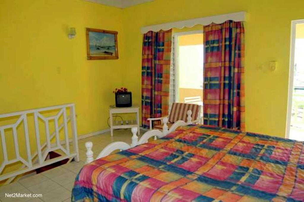 Our Past Time Hotel Negril Room photo