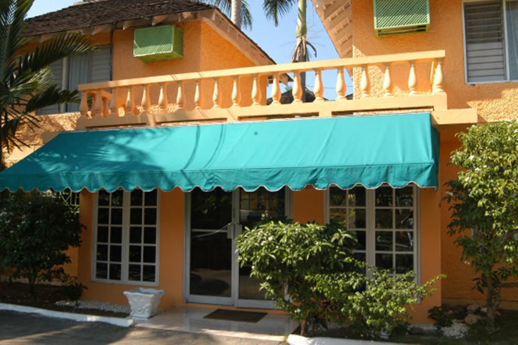 Our Past Time Hotel Negril Exterior photo